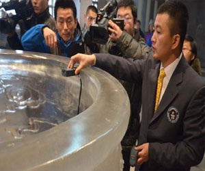   مصر اليوم - أكبر وعاء مياه مصنوع من الزجاج المزخرف في العالم