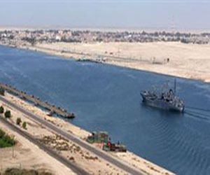   مصر اليوم - 42 سفينة عبرت القناة الخميس بحمولات 2 مليون و92 ألف طن
