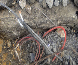   مصر اليوم - اللصوص سرقوا خط تليفونات المطافئ في أسوان