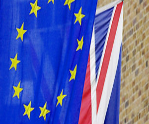   مصر اليوم - بحث تخفيف القيود على حظر الأسلحة إلى سوريا في الاتحاد الأوربي