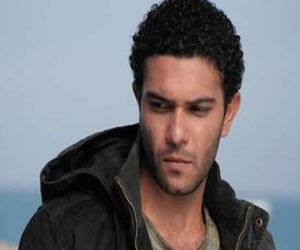 مصر اليوم - آسر ياسين يشارك في تنمية مهارات الشباب في ساقية الصاوي