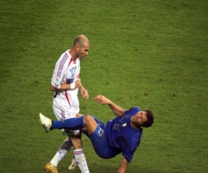   مصر اليوم - زلاتان إبراهيموفيتش: نطحة زيدان جلبت الشهرة لماتيرازي