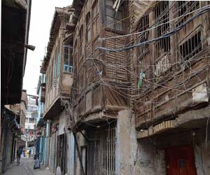   مصر اليوم - الشناشيل  شواهد على الزمن العراقي الجميل تصارع للبقاء