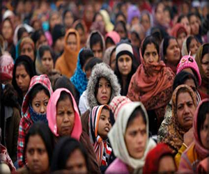   مصر اليوم - 95% من نساء نيودلهي لا يشعرن بالأمان