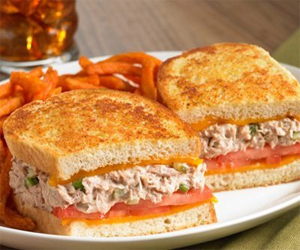   مصر اليوم - ساندويش التونا بجبن الشيدر