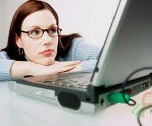   مصر اليوم - لماذا تصيب الكآبة بعض متصفحي مواقع التواصل الأجتماعي ؟