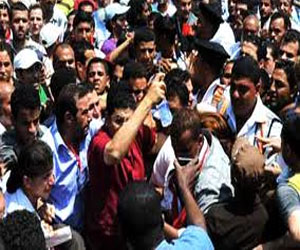   مصر اليوم - الاعتداء على المرأة المصرية عدوان على صوت الثورة