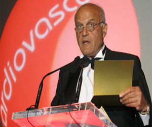 مصر اليوم - مجدي يعقوب يسعى لدراسة أمراض القلب وتفصيل علاجات لها