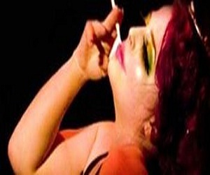   مصر اليوم - اعتقال مومس سبعينية تعرض خدماتها على الإنترنت