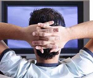   مصر اليوم - دراسة: ساعات أكثر أمام التلفزيون منيّ أقل عند الشبان