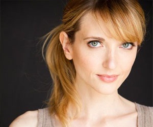 مصر اليوم - الممثلة الأميركية كاثرين فيور تنتظر طفلتها الأولى