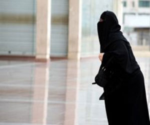   مصر اليوم - رجل دين سعودي يدعو إلى تغطية وجه الطفلة لئلا تثير الشهوة