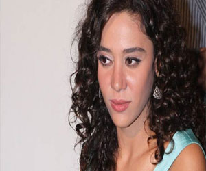 مصر اليوم - كوكي تنتظر الدوري المصري لإتمام زواجها