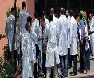  مصر اليوم - إضراب أطباء المستشفى الجامعي في الإسماعيلية