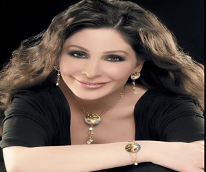 مصر اليوم - إليسا تضحك من قلبها مع باسم يوسف في البرنامج