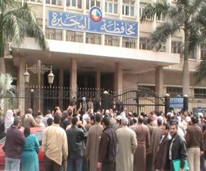   مصر اليوم - أصحاب المخابز في البحيرة يحاصرون ديوان المحافظة