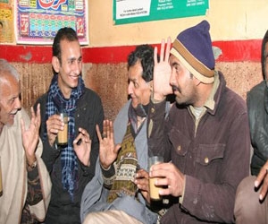   مصر اليوم - مطعم يستقطب الصم والبكم في لاهور