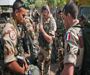   مصر اليوم - وصول جنود فرنسا وتشاد إلى أجهلوك شمال شرق مالي