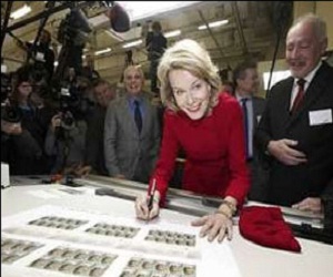   مصر اليوم - البريد البلجيكي ينتج طوابع بنكهة الشوكولاته