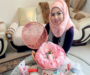   مصر اليوم - سعوديات يحاربن البطالة بتغليف الهدايا