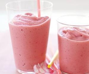   مصر اليوم - سموثي الفراولة والرمان