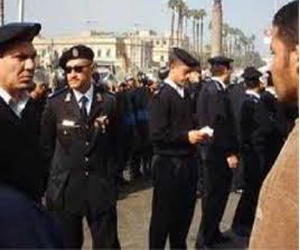   مصر اليوم - أجهزة الأمن تلقي القبض على أشخاص يحملون أسلحة خرطوش وبانجو