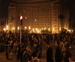   مصر اليوم - المعتصمون يحاصرون مبنى مجمع التحرير