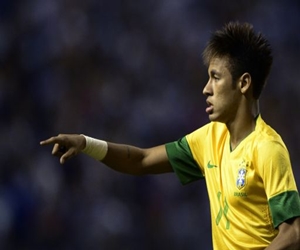   مصر اليوم - نيمار: ليس بالضرورة إلى برشلونة أو ريال مدريد