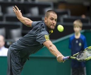 مصر اليوم - الإصابة تبعد يوجني عن المنافسة في نوتردام للتنس