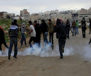   مصر اليوم - مواجهات بين فلسطينيين وجنود إسرائيليين غرب رام الله