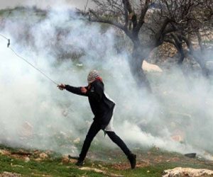   مصر اليوم - إصابة عشرات المقدسيين إثر مواجهات مع الاحتلال في مخيم شعفاط