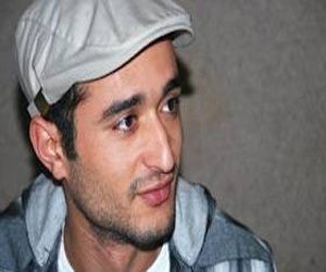   مصر اليوم - دومه : جزم الفتيات والنساء في الميدان فوق رأسي