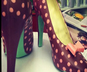   مصر اليوم - أحذية الشيكولاتة أفضل هدية للنساء فى عيد الحب