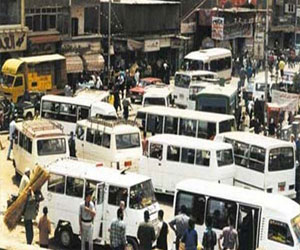   مصر اليوم - شلل مروري لسبب  احتجاج سائقي الميكروباصات أمام ماسبيرو