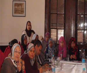   مصر اليوم - مائدة مستديرة عن تولي المرأة للمناصب بين الشريعة والمجتمع