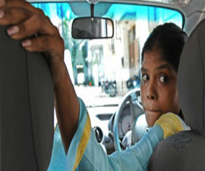 مصر اليوم - شركة سيارات اجرة هندية سائقوها وركابها من النساء فقط