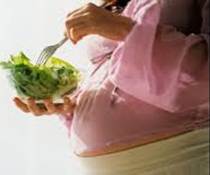   مصر اليوم - قلة الفاكهة في الحمل تنتج طفلاً نزقًا