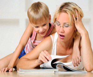   مصر اليوم - لماذا يريد طفلك سماع الحواديت أكثر من مرة؟