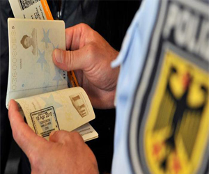   مصر اليوم - خطط لتخفيف قيود التأشيرة وتشديد الأمن في ألمانيا وأوروبا