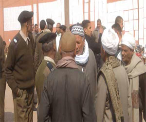   مصر اليوم - أفراد وأمناء شرطة بني سويف يضربون عن العمل