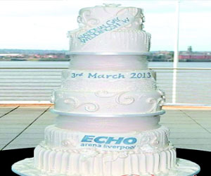   مصر اليوم - 2000 قطعة ألماس تزين أغلى كعكة زفاف في العالم