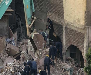   مصر اليوم - خروج مصابي حادث انهيار عمارة الإسكندرية من المستشفى