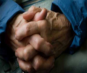   مصر اليوم - الشلل الرعاش يؤثر سلبًا على الرؤية