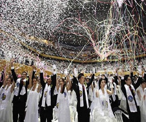   مصر اليوم - 3500 عريس وعروس في أكبر حفل زفاف في كوريا الجنوبية