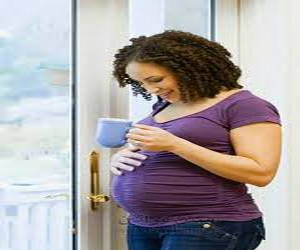   مصر اليوم - كثرة تناول الكافيين خلال الحمل قد يؤدي إلى مولود صغير الحجم