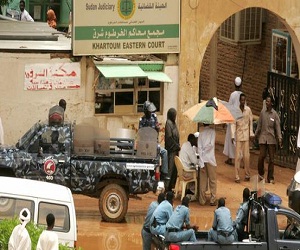   مصر اليوم - الحكم بإعدام 7 رجال اغتصبوا طفلة سودانية