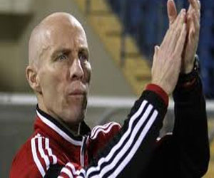   مصر اليوم - برادلي يكتفي بودية قطر ويرفض الكويت