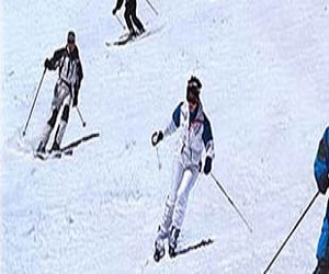   مصر اليوم - إصابة الأمير البلجيكي لوران خلال التزلج فى النمسا