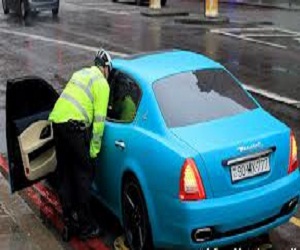   مصر اليوم - شاب بريطاني فشل 107 مرات في امتحان قيادة السيارة