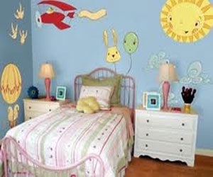   مصر اليوم - طفل في السادسة من العمر يأكل غرفته